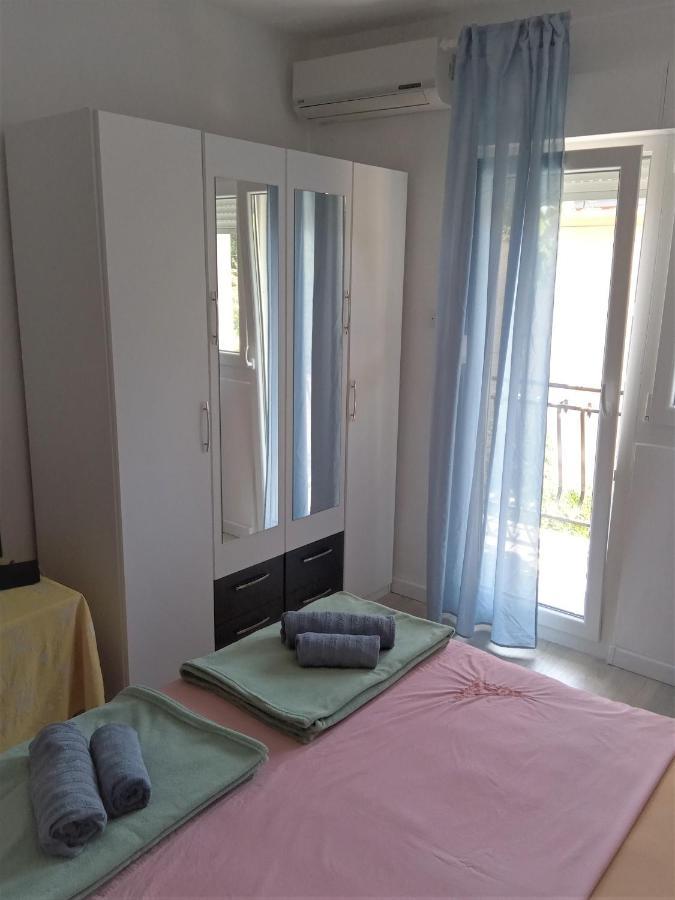 Dinka'S Apartment Stari Grad  Eksteriør billede