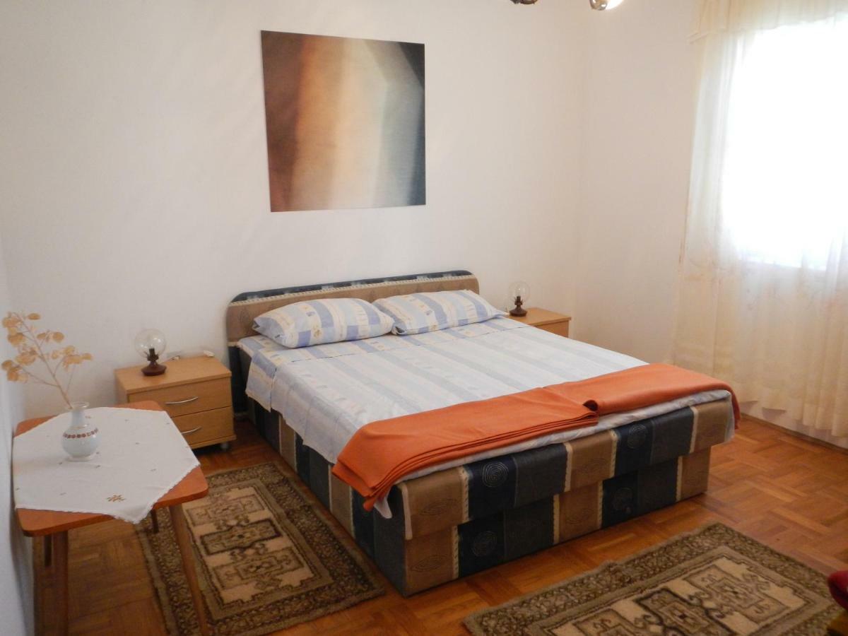 Dinka'S Apartment Stari Grad  Eksteriør billede